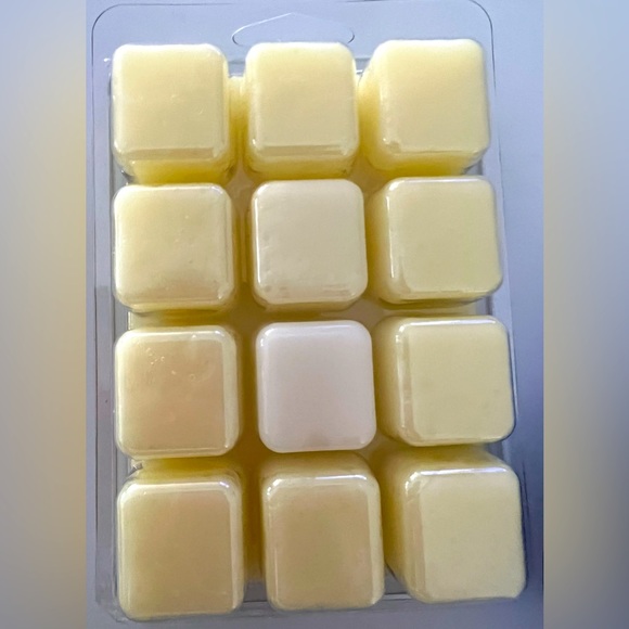 Various Brands Of Scented Wax Cubes. FREE Soy Candle Included with purchase - Picture 6 of 17